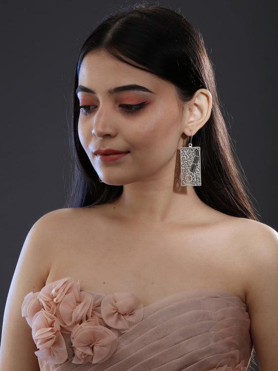Load image into Gallery viewer, Veena earrings
